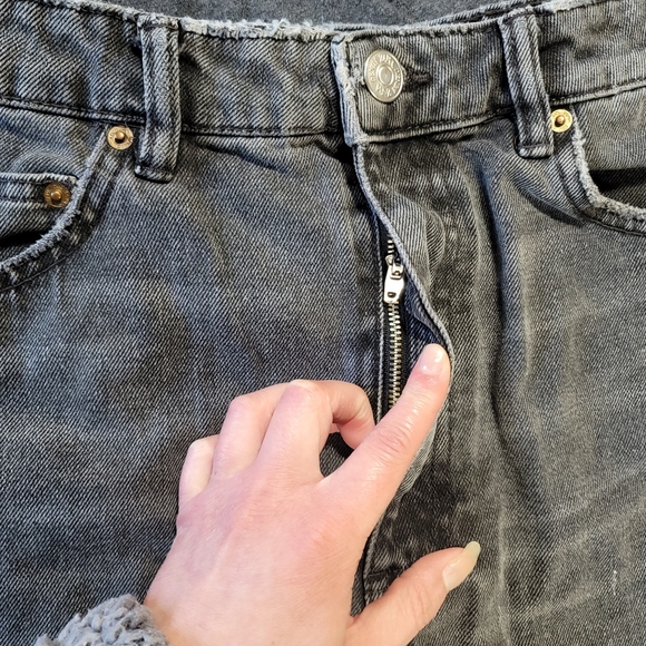 Zara Mini Skirt Womens Medium Black Jean Distressed Slit Front Button Up Denim - Picture 4 of 11